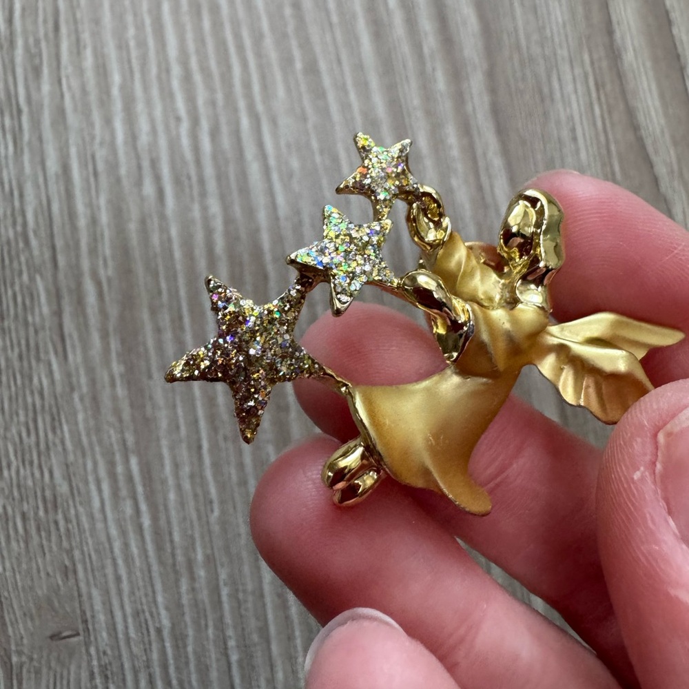 Vintage Gigi Giusti Guardian Angel Fairy Brooch Glitter Stars 1.5" Gold Tone Pin - Picture 2 of 4